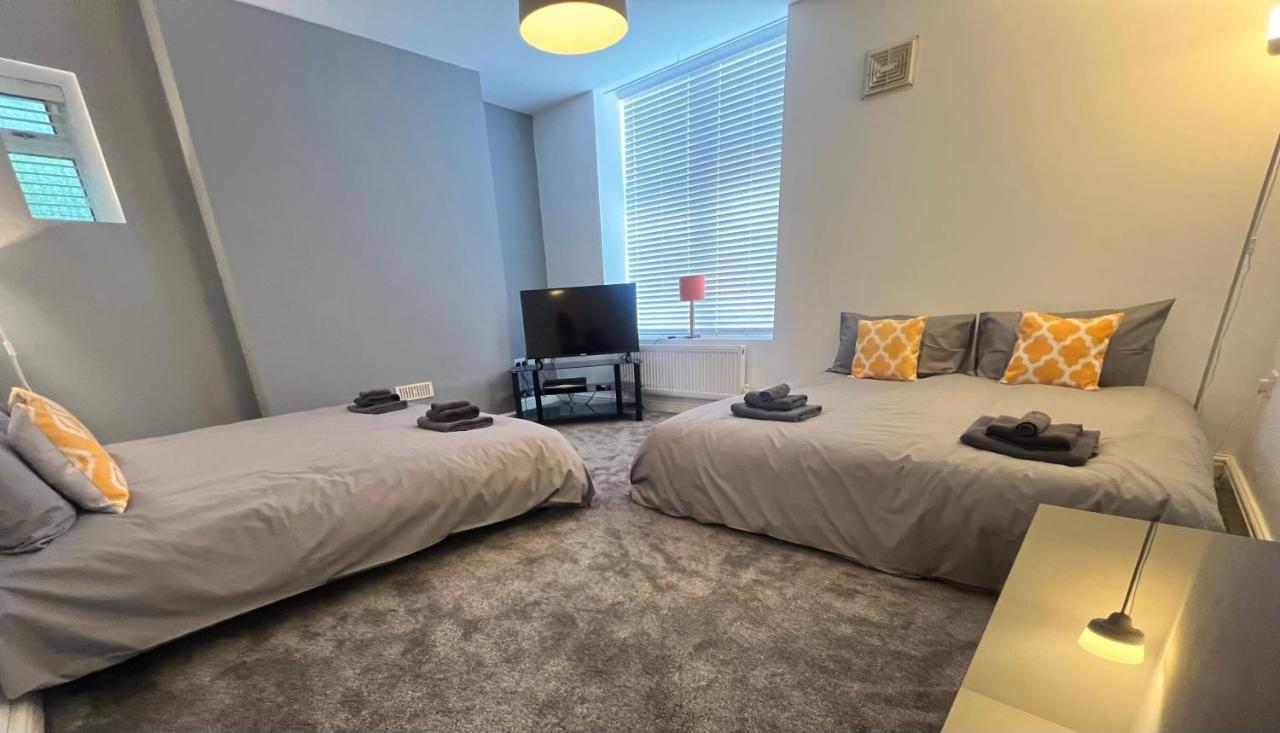 Spacious Ground Floor Suite Comfortably Sleeps Up To Eight Halifax Extérieur photo
