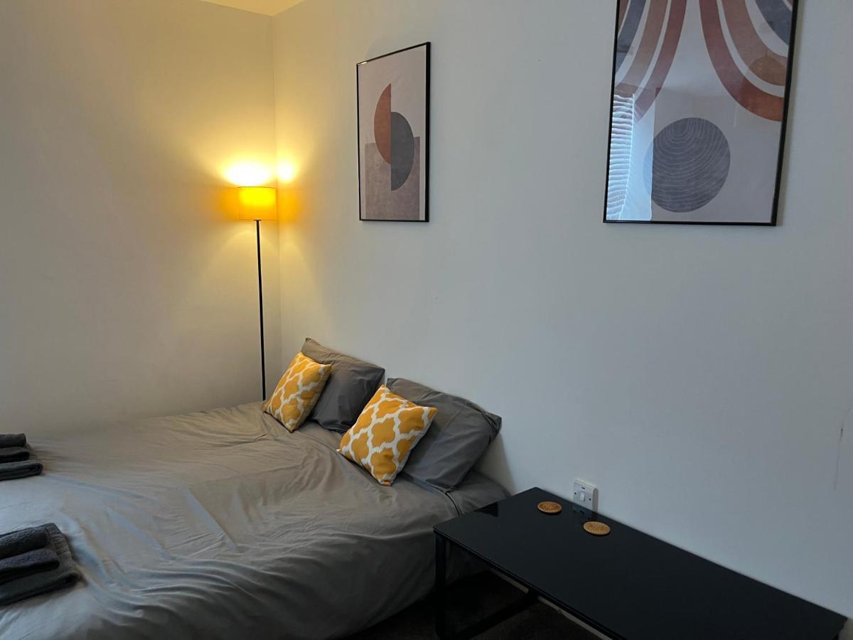 Spacious Ground Floor Suite Comfortably Sleeps Up To Eight Halifax Extérieur photo