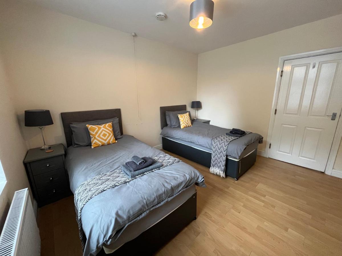 Spacious Ground Floor Suite Comfortably Sleeps Up To Eight Halifax Extérieur photo