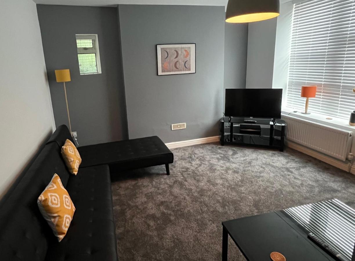 Spacious Ground Floor Suite Comfortably Sleeps Up To Eight Halifax Extérieur photo