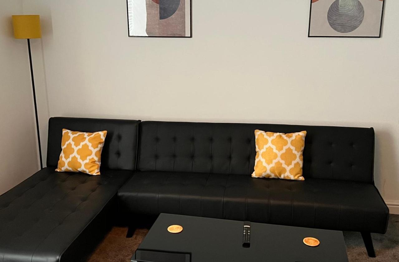 Spacious Ground Floor Suite Comfortably Sleeps Up To Eight Halifax Extérieur photo